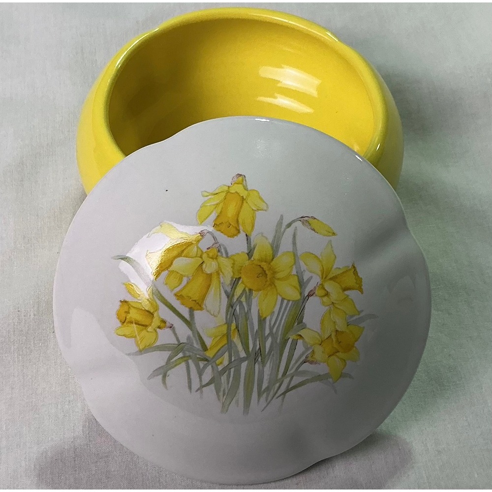 Heritage House Sunshine On My Shoulders Daffodil Porcelain Music Box Trinket Box